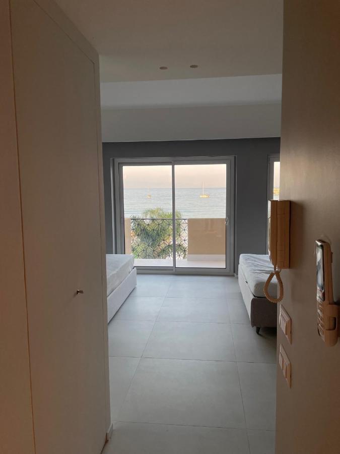 La Finestra Sul Mare Modern Apartment Giardini Naxos Exterior foto