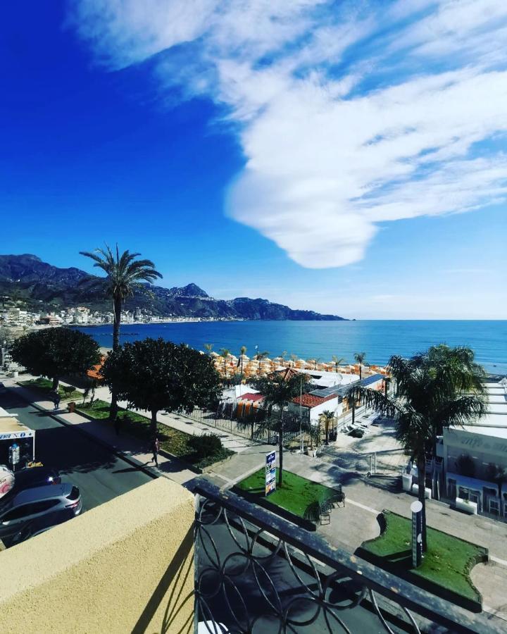 La Finestra Sul Mare Modern Apartment Giardini Naxos Exterior foto