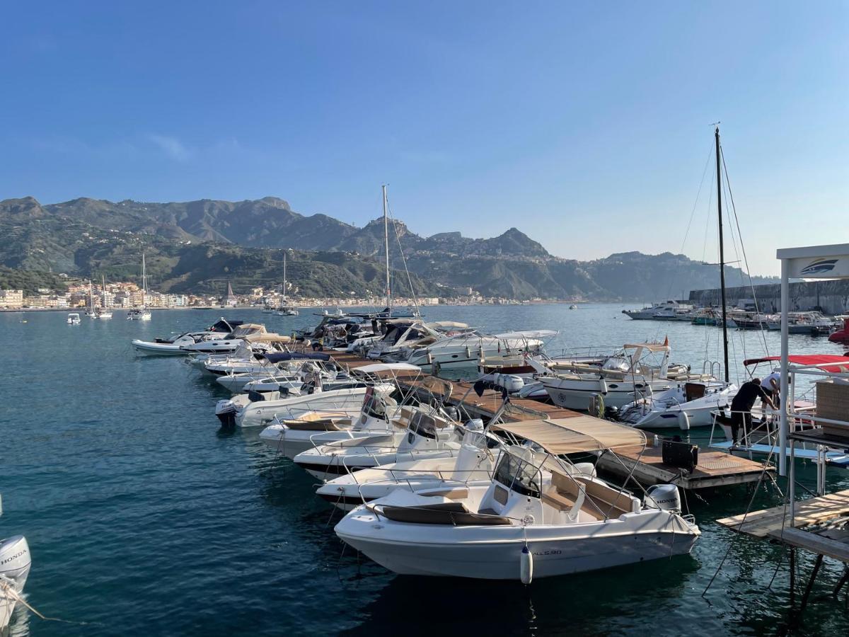 La Finestra Sul Mare Modern Apartment Giardini Naxos Exterior foto