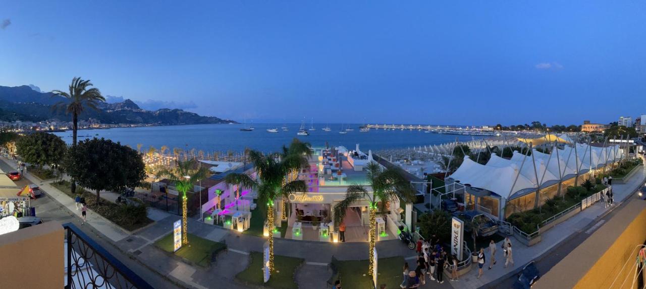La Finestra Sul Mare Modern Apartment Giardini Naxos Exterior foto