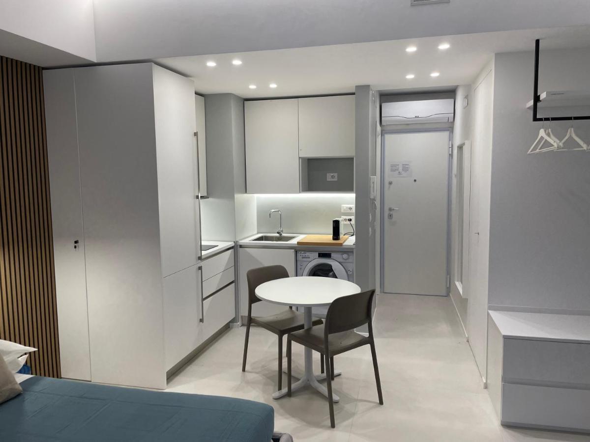 La Finestra Sul Mare Modern Apartment Giardini Naxos Exterior foto