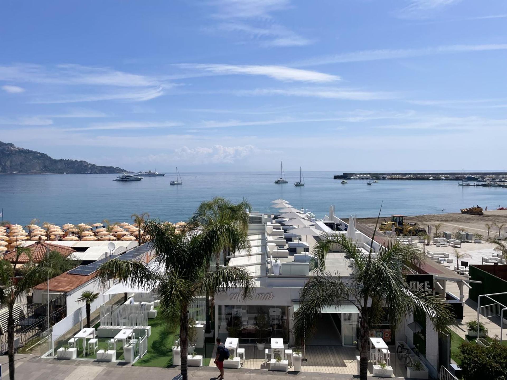 La Finestra Sul Mare Modern Apartment Giardini Naxos Quarto foto